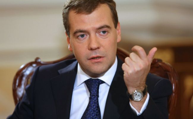 Медведев предлагает обсудить гарантированный доход
